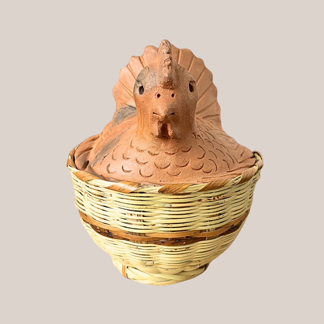 Gallina en canasta, Jarrón Decorativo
